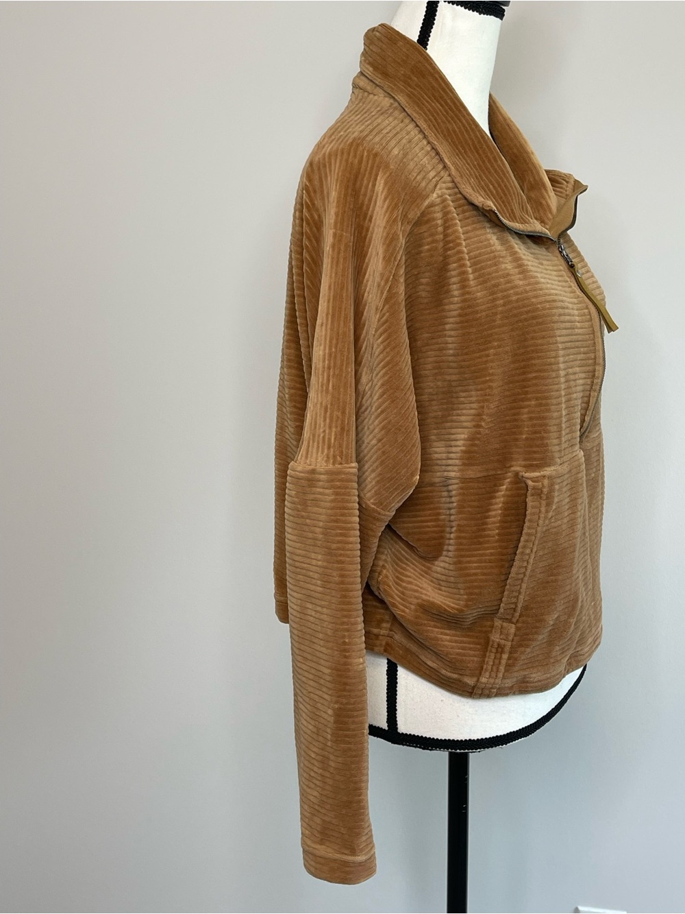 Prana size large Escambia half zip pullover in camel brown velour rib texture - Picture 9 of 16